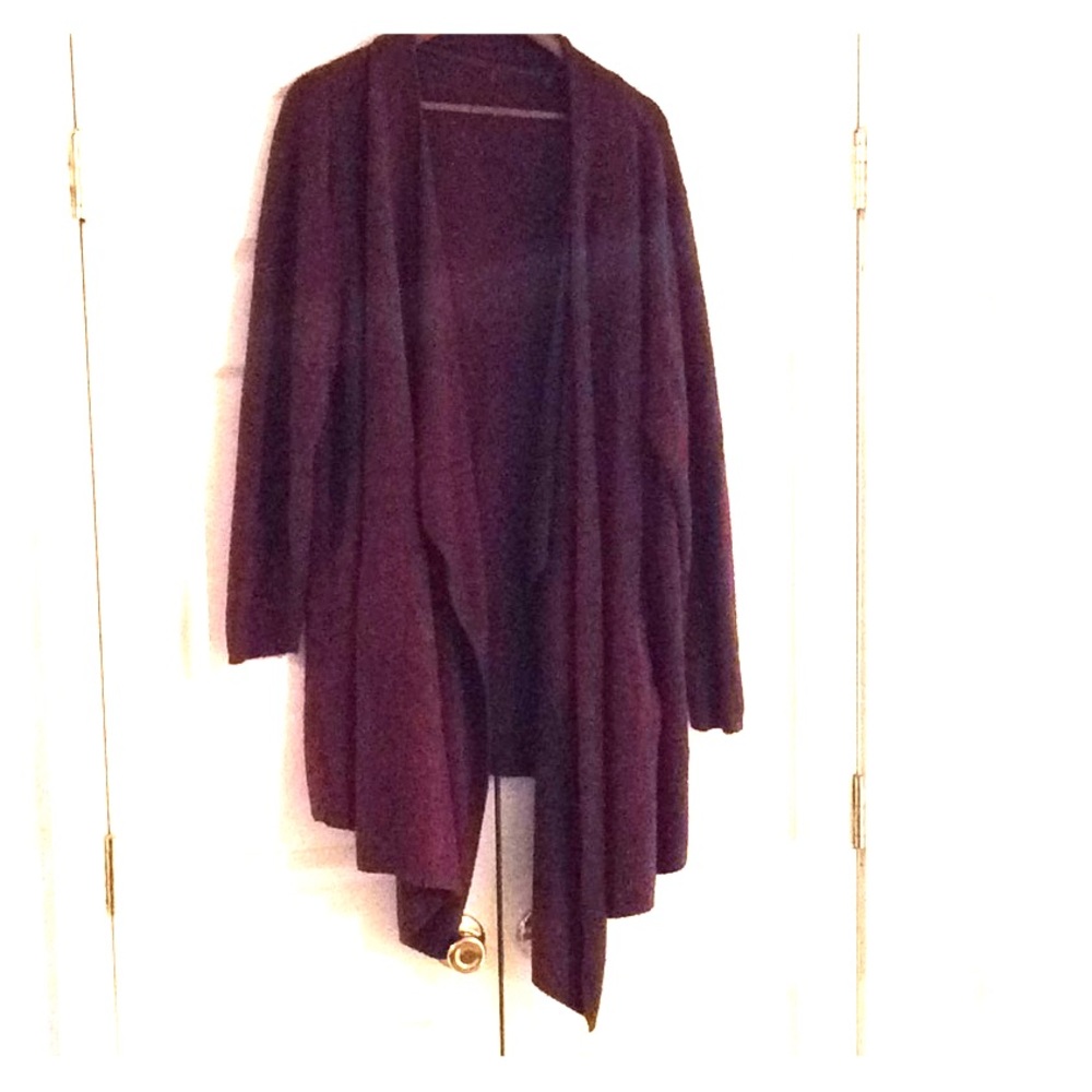 Barefoot Dreams Cozy lite cardigan.